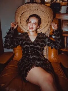 50 Sexy and Hot Mary Mouser Pictures - Bikini, Ass, Boobs - 