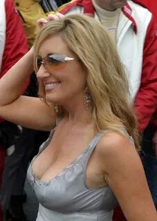 Lee Ann Womack Breasts