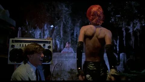 Horror Culture Fan: The Return of the Living Dead- Still hun