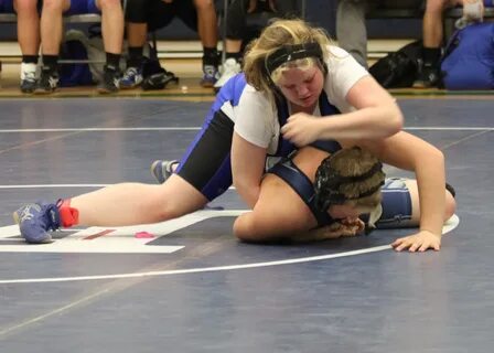 Men Wrestling Women: January 2013