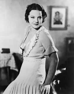 Sylvia Sidney: Life Story and Glamorous Photos from her Acti