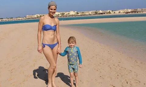 A mother-and-toddler break on the shore of the Red Sea: Iris