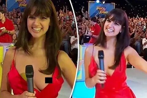 Телеведущая из Австралии случайно обнажила грудь в прямом эф