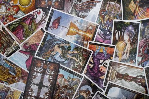 Universal Fantasy Tarot \ Таро Царство Фентезі Пікова Дама