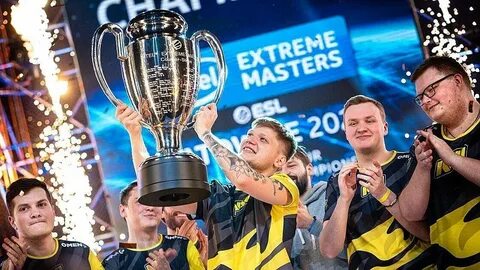 S1mple Talks About What He Does With All the CS:GO Prize Mon