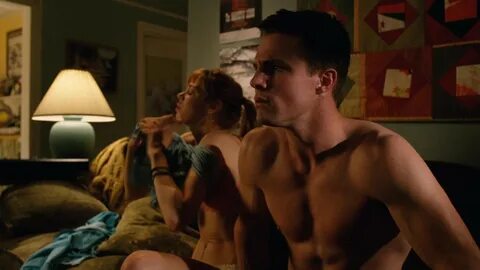 Stephen Amell in "Hung" (Ep. 3x07, 2011) - Nudi al cinema