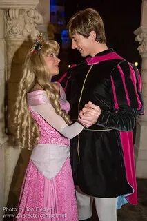 WDW Dec 2014 - Meeting Princess Aurora and Prince Phillip Di