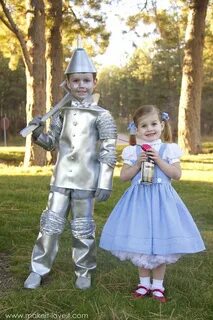 Halloween Costumes 2014: The whole "Wizard of Oz" gang! (...