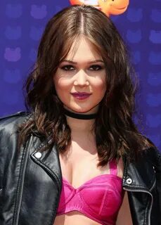 KELLI BERGLUND at 2016 Radio Disney Music Awards in Los Ange