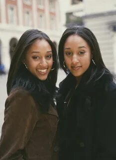 15 Photos Of Tia And Tamera That Prove They Were The Queens 