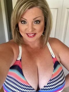 10 big boob suburban cougars