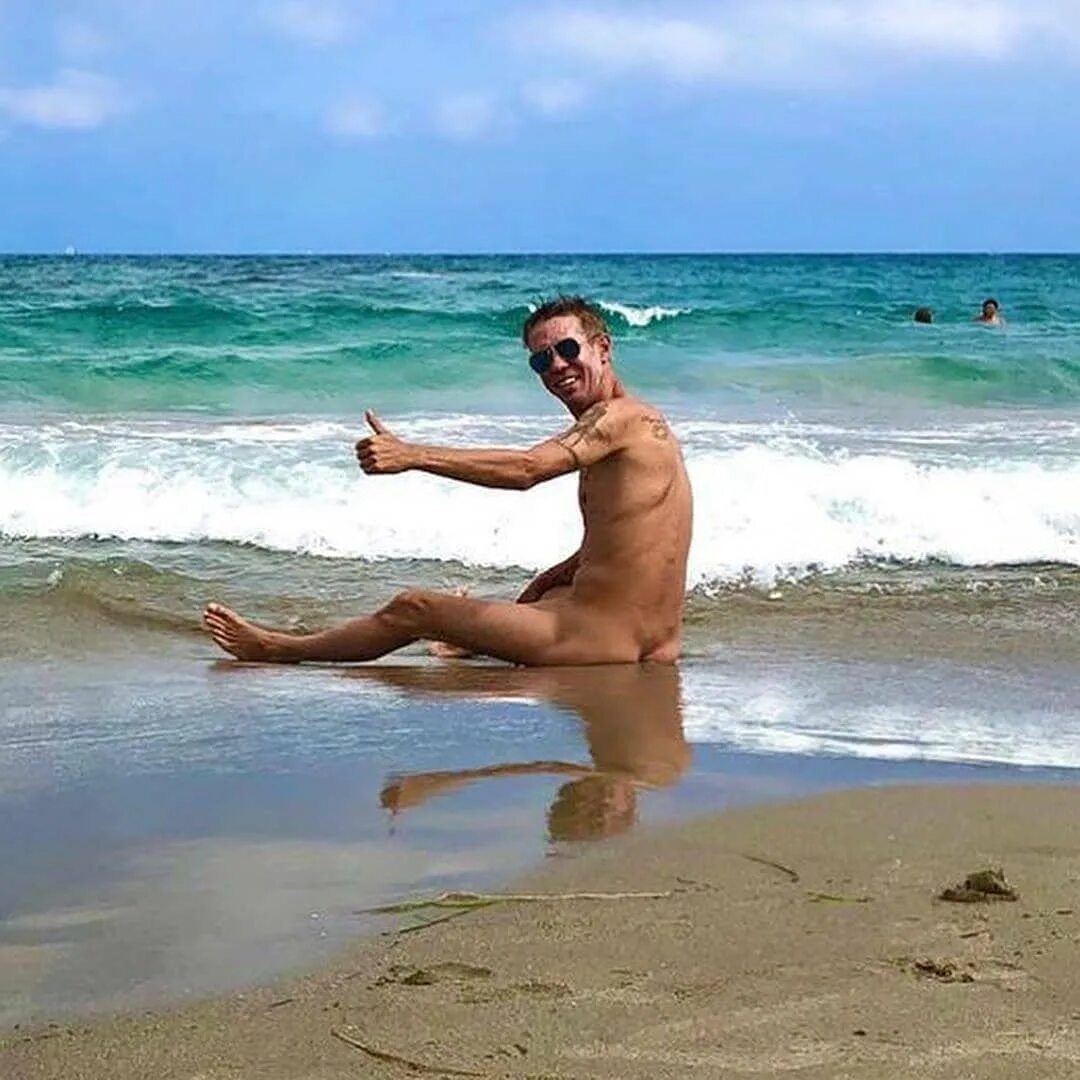 голым на пляже панин фото 100