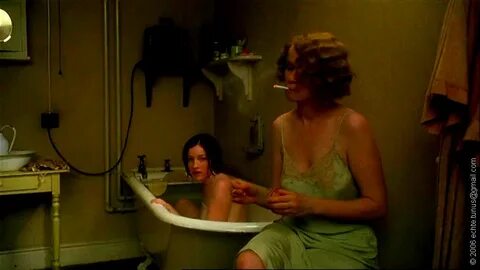 Vagebond's Movie ScreenShots: Gosford Park (2001)