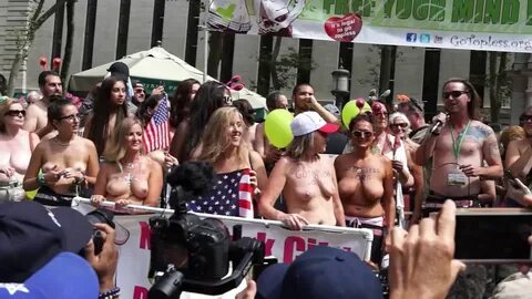 The 2019 NYC Gotopless Day: Bryant Park 2 - YouTube