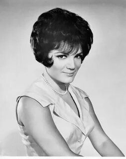 13 of the 1950s' Most Iconic Hairstyles Connie francis, Cele
