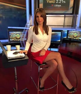 Nicole Petallides has blessed measurements and sexy legs