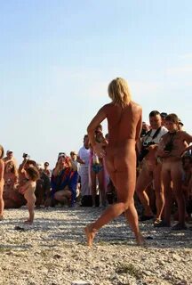 Star Beach Dance Curves from Purenudism Pics - the-naturism.