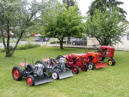 Lawn and Garden Tractor Giant - Farm Collector Dedicated to 