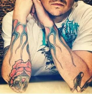Flaming tattoos - Chester Bennington Ideias de tatuagens, Ta