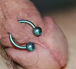 Frenum piercing - Wikipedia