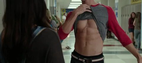 Robbie Amell as Wesley "Wes" Rush shirtless in The Duff - fa