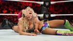 Beautiful Women of Wrestling: Charlotte and Sasha Banks - Su