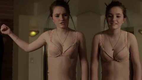 Kaitlyn Dever Nude Leaked From Bathroom - Scandal Planet