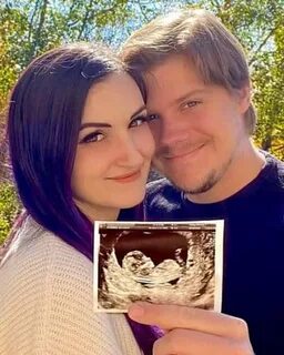 LaurenzSide is pregnant with their first baby! Know about he