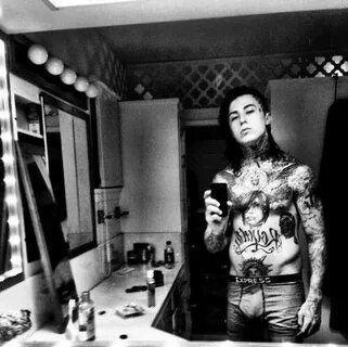 Pin by Britteny Hamilton on Ronnie Radke Ronnie radke, Falli