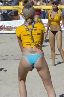 beach_volleyball_thongs.jpg (image)