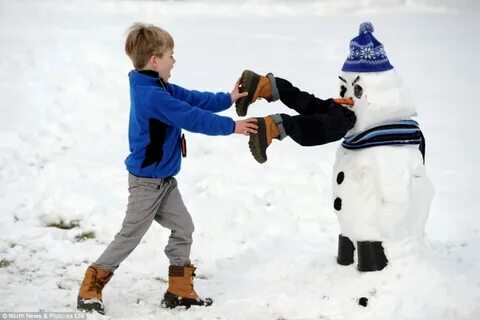 The best snowman I have ever seen - Imgur