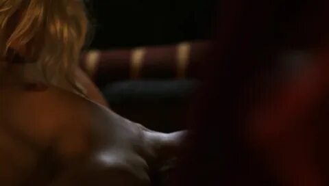 Голая Келли Уэнам фото.