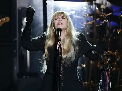 Stevie Nicks Cancels all 2021 Performances over Coronavirus