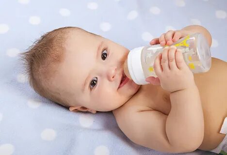 When Can Babies Start Drinking Water & How Much to Feed