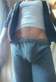 FreeballH Twitter'da: "Like my sweatpants bulge? #bulge #fre