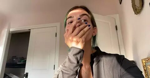 Unboxing Here's why Gabbie Hanna is all over TikTok - Bts K-