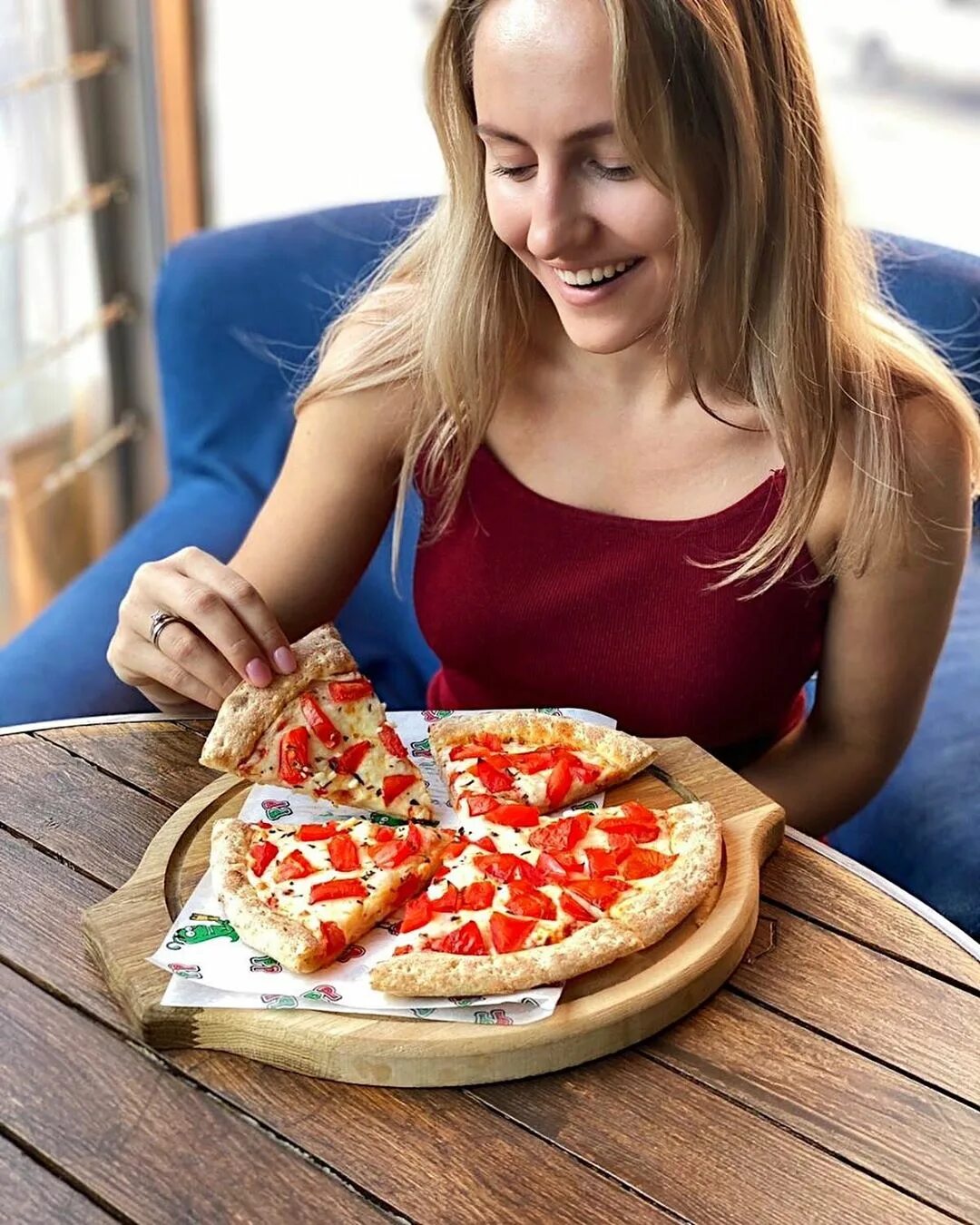 человек ест пиццу фото фото 78
