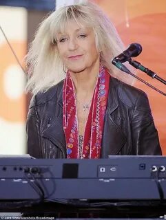 Fleetwood Mac News: Christine McVie gives a Perfect performa