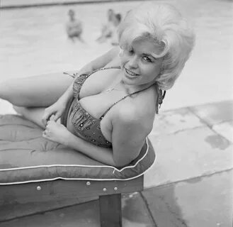 Know anyone who knew Jayne Mansfield? Author wants to talk f