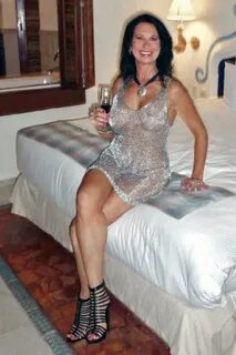 Photo - Sexy mature ladies. clothed, unclothed, etc... Page 