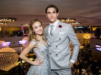 Odds & Ends: Christy Altomare, Derek Klena & More to Reunite