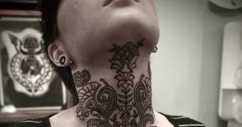 Tattoo's : Neck tattoos