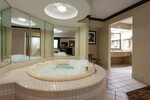 In Room Jacuzzi Suites Near Me