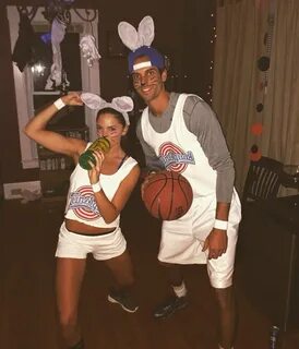 Lola and Bugs - Space Jam couples costume #DIY #moviecostume