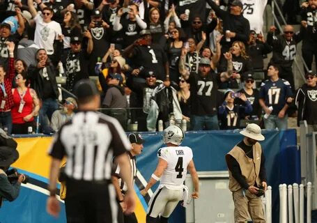 Raiders keep playoff hopes alive with win over Chargers Las 
