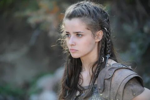 Holly Earl Hair styles, Character inspiration, Long hair sty