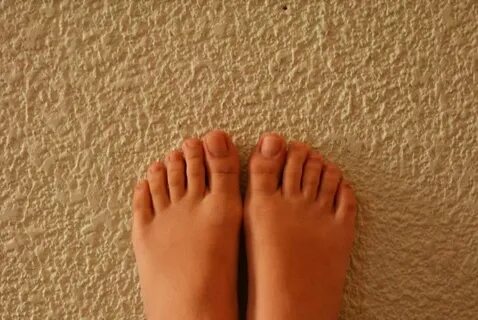 Paulina Gaitan's Feet wikiFeet