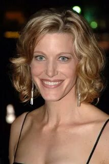 Galería de imágenes de Anna Gunn 11/20 :: CINeol