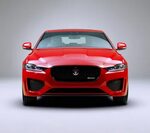 Новый Jaguar XE: произведение искусства в стиле гиперреализм