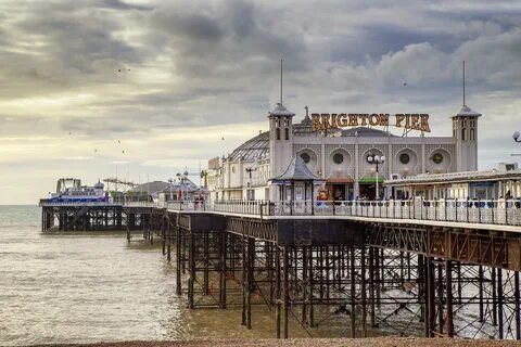 Fly over Brighton Pier * Wingly